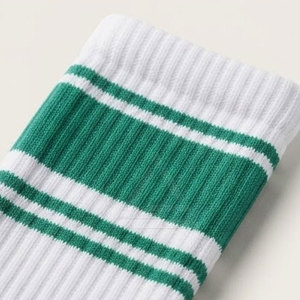 Chaussettes de cricket athlétiques légères et respirantes en tissu sportif, confortables pour l'entraînement et les matchs. - Product Image 4