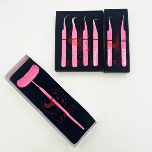 La plus nouvelle pince à cils en acier inoxydable à paillettes roses antidérapantes - Product Image 4