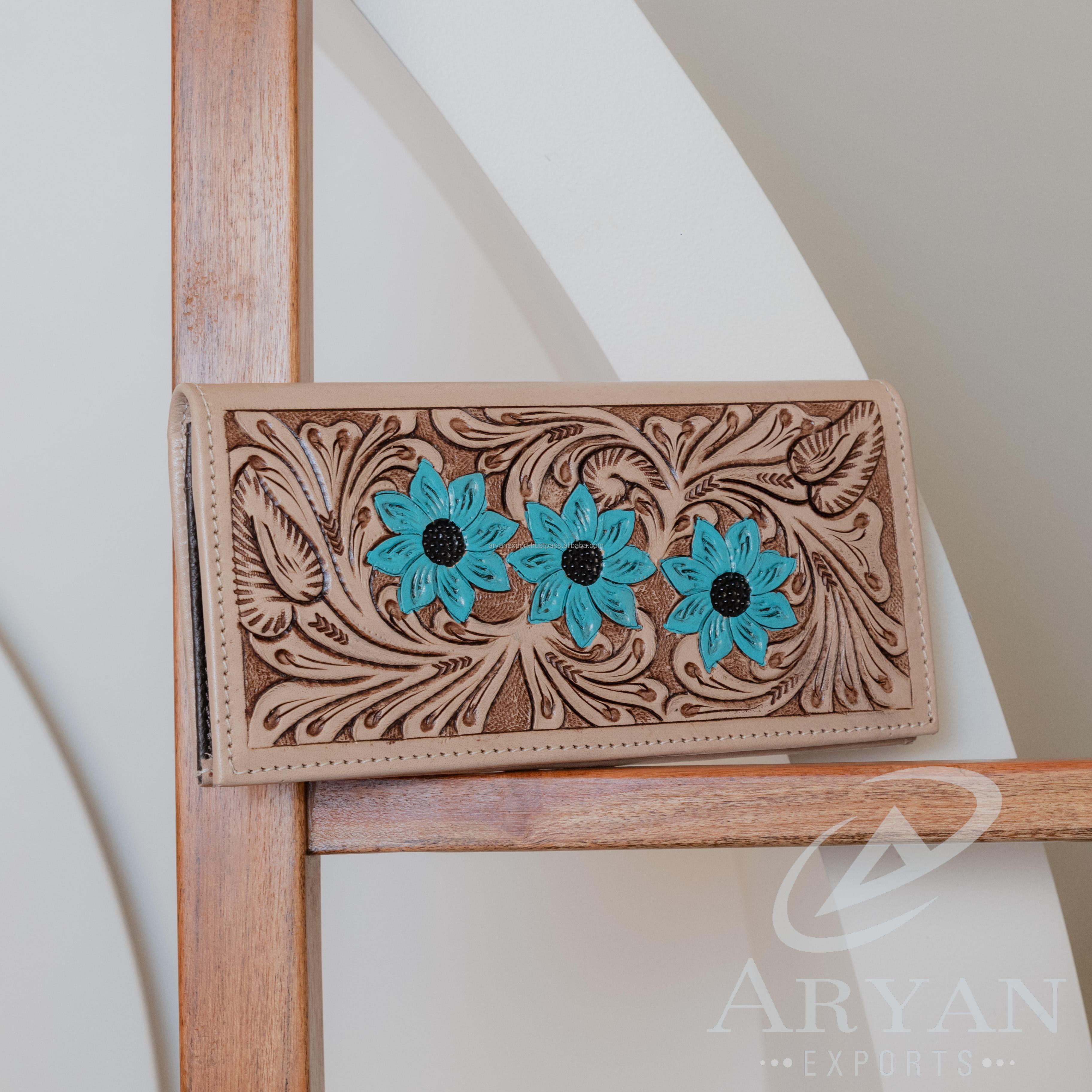 สีน้ำตาล