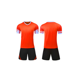 Uniformes de Fútbol para Adultos, Camiseta de Fútbol con Estampado Digital Personalizado OEM, Ropa Deportiva de Secado Rápido, 100% Poliéster, Marca 140g - Product Image 1