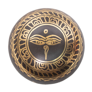 Ensemble de bols chantants tibétains faits à la main pour le chakra Manipura (Plexus Solaire), en laiton bronze foncé, pour la guérison sonore et la méditation, vente en gros - Product Image 5
