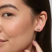 Pendientes de Oro Blanco con Diamantes Cultivados en Laboratorio, Corte Esmeralda, con Engaste de Lujo