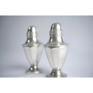 Juego de Molinillos de Especias Metálicos, Herramientas Duraderas para Hierbas y Especias, Acabado Plateado, Molinillos Manuales para Uso en la Cocina - Product Image 1