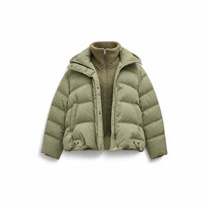 Chaqueta Acolchada Gris Claro con Cuello Marrón, Corte Regular, Unisex, Abrigo Casual de Invierno, Relleno de Poliéster, Cierre de Botones - Product Image 3