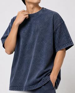 Camiseta de mezclilla lavada a la piedra de manga corta con cuello redondo oversize para hombre, color liso, algodón, estilo casual, ribete en contraste, estilo urbano, MOQ bajo - Product Image 2