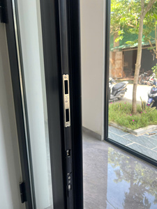 Ventanas y Puertas Francesas con Aislamiento Térmico y Acústico, de Aluminio con Rotura de Puente Térmico y Vidrio Low-E, para Uso en Villas, Hoteles y Entradas Modernas - Product Image 5