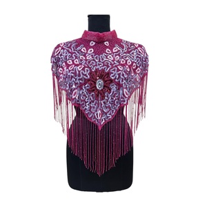 Poncho/Capa/Blusa de Fiesta 2026 de Alta Calidad, Hecho a Mano, Diseño Exclusivo, 100% Poliéster, con Lentejuelas Florales Bordadas y Cuentas, Antiarrugas - Product Image 1