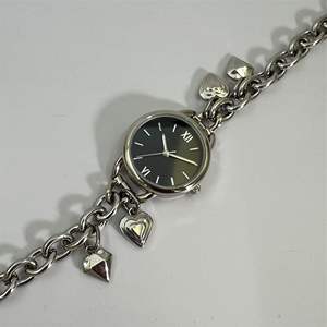 Reloj de Pulsera de Moda 1057-C para Mujer, Caja Redonda de Aleación, Cadena de Acero Inoxidable, Reloj de Cuarzo de Alta Calidad - Product Image 2