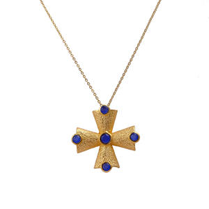 Collar de Cadena Ajustable con Cruz de Calcedonia Azul Tinta - Joyería con Dijes de Múltiples Piedras Texturizadas Bañados en Oro - Product Image 1