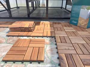 Baldosas de exterior entrelazadas de alta calidad / Tarima de madera de 300 x 300 mm para decorar balcones, jardines, caminos, terrazas y patios. - Product Image 2