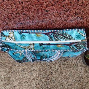 Bolso Tote Acolchado de Algodón Hecho a Mano con Estampado de Palmeras y Animales, Tela de Algodón Puro, Acolchado Kantha, Cierre con Cremallera, Bolso de Hombro - Product Image 6