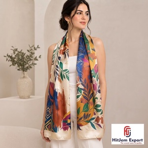 Écharpe longue de luxe en tissu doux, impression personnalisée, faible MOQ, marque blanche, fabricant textile OEM ODM, fournisseur de Bali - Product Image 1