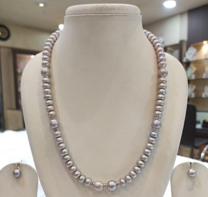 Ensemble collier et boucles d'oreilles Mala en perles véritables de qualité supérieure, élégant et glamour, pour femmes et filles, collection pour mariage et fêtes. - Product Image 1