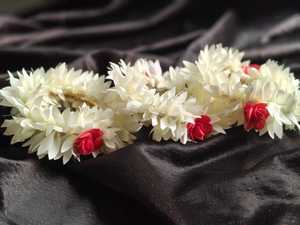 ผ้าที่เป็นมิตรต่อสิ่งแวดล้อมพร้อมดอกกุหลาบผ้าซาตินสำหรับเจ้าสาวในงานแต่งงาน ฮัลดี โดลกี เครื่องประดับสำหรับเด็กผู้หญิงในงานเทศกาล และของชำร่วยงานแต่งงานมุสลิม - Product Image 4