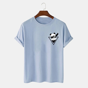 เสื้อยืดแขนสั้นสีดำสำหรับผู้ชาย พิมพ์ลายการ์ตูนแพนด้า ดีไซน์คอกลม ทรงลำลอง ผ้าเจอร์ซีย์คอตตอน 100% - Product Image 3