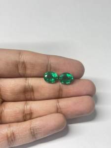 Prix abordable Pierres précieuses d'émeraude vertes de 1 carat, de forme ovale, traitées thermiquement et créées en laboratoire, pour la fabrication de bijoux - Product Image 3