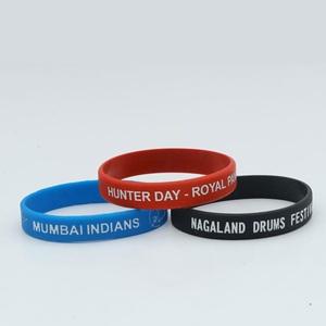 Bracelets en silicone très demandés pour les événements religieux ou les programmes communautaires, disponibles en gros depuis l'Inde - Product Image 1