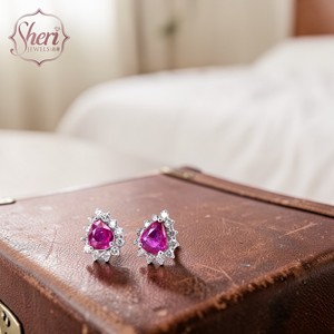 Boucles d'oreilles clous en or blanc massif 18 carats avec halo de diamants et rubis naturels rouges en forme de poire pour femme, parfaits pour un cadeau d'anniversaire - Product Image 3