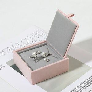 Boîte à bijoux élégante en velours avec rabat, personnalisable avec logo, style simple, forme carrée, pour la Saint-Valentin, pour bagues et boucles d'oreilles, vente en gros - Product Image 5