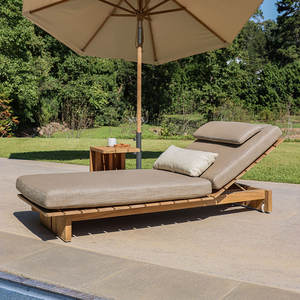 Tumbona de teca maciza de grado comercial con respaldo ajustable y cojín impermeable para proyectos hoteleros - Product Image 3