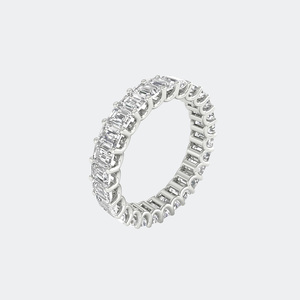 Bague éternité sertie de 3,90 carats de pierres taille émeraude - Product Image 3
