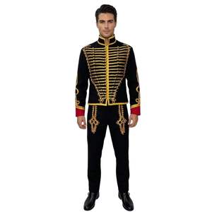 Veste de parade, au design en coton noir avec des tresses et des boutons dorés inspirés des uniformes des hussards napoléoniens - Product Image 6