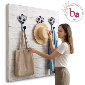 Gancho de pared de cerámica con diseño retro hecho a mano de rosas azules para guardar ropa - Product Image 4