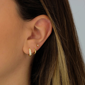 Ensemble de boucles d'oreilles assorties en argent 925, créoles pavées, mini-huggies, clous CZ, or et argent - Product Image 3