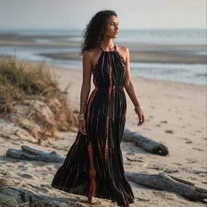 เดรสยาวทรงปล่อยชายสีน้ำเงินกรมท่าสไตล์โบฮีเมียนสำหรับผู้หญิง ผ้าเรยอน ย้อมสีแบบไทได คอวี แขนกุด เหมาะสำหรับวันหยุดพักผ่อน สวมใส่สบายๆ - Product Image 1