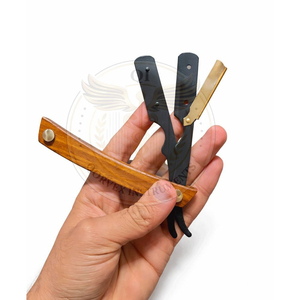 Cuchilla de Afeitar Profesional con Mango de Madera y Acero Inoxidable Premium para Barbería, Uso Doméstico y en Salón de Belleza - Product Image 1