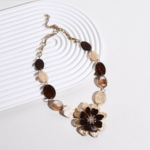 <b>Clear</b> <b>Resin</b> Necklace with Preserved Flowers Handmade Pendant Vintage Style <b>Resin</b> Pendant Necklace Handmade Gift for Women <b>Resin</b> - Product Image 2