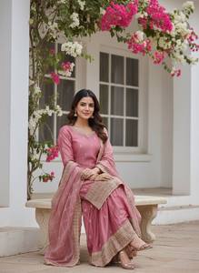 Ensemble palazzo en soie brodée de qualité supérieure pour femmes avec dupatta |   Costume ethnique richement orné de paillettes (M–XXL) - Product Image 4