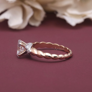 Bague de fiançailles en argent sterling 925 massif avec diamant ovale de laboratoire certifié IGI, tige torsadée et halo caché, style solitaire - Product Image 6