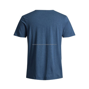 T-shirts personnalisés en gros 100 % coton à col en V et manches courtes, écologiques, pour hommes, avec design uni et option d'impression de logo - Product Image 3