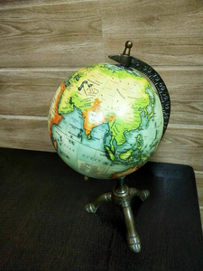 Globo Terráqueo Metálico Educativo y Moderno con Mapa Giratorio, Globo Político Decorativo para Hogar u Oficina - Product Image 3