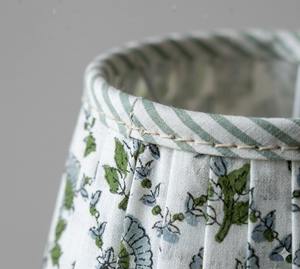 Pantalla de Lámpara de Tela de Algodón Ecológica Hecha a Mano en India, Color Azul Claro, Diseño Plegado, para Decoración de Interiores del Hogar - Product Image 3