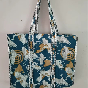 Sac fourre-tout matelassé pour femmes, sac à main tendance imprimé à la main, sac à bandoulière pour usage quotidien, motif floral pour femmes et filles - Product Image 1