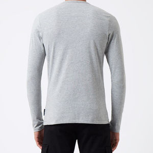 เสื้อยืดคอกลมแขนยาวผู้ชายผ้าฝ้ายแท้ 100% ทรงปกติ มีกระเป๋าหน้า ดีไซน์ทันสมัย เป็นมิตรกับสิ่งแวดล้อม สไตล์ไฮสตรีท กำลังเป็นที่นิยมอย่างมาก - Product Image 3