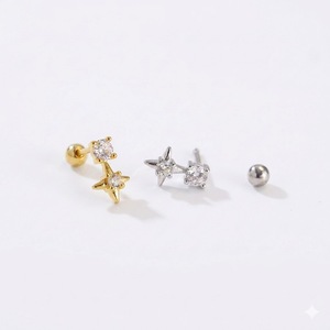 Boucles d'oreilles clous à vis en or massif 14K avec diamant de laboratoire certifié, motif étoile du Nord et éclat céleste, pour cartilage - Product Image 2