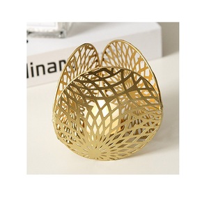 Support de bougie unique en métal, centre de table décoratif pour mariage, idéal pour l'aménagement intérieur de maisons de luxe - Product Image 1