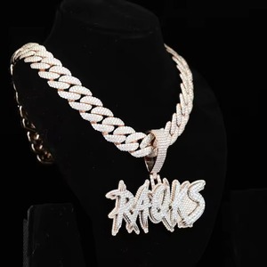 จี้เพชรโมซานไนต์แบบ Iced Out VVS สองสี เงินแท้ 925 ชุบทอง 18k จี้ตัวอักษรแบบฮิปฮอปสั่งทำได้ ผ่านการทดสอบเพชร - Product Image 5