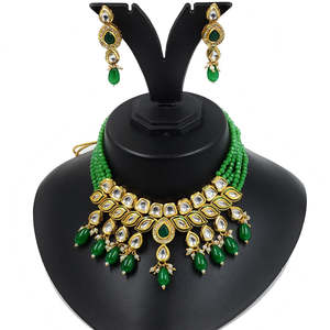 Juego de Collar de Novia con Baño de Oro de 24K y Cuentas Kundan - Joyería Fina NS496 Verde - Product Image 1