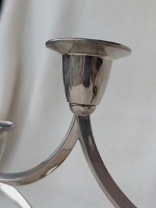 Porte-bougie en argent, support de bougie moderne, porte-bougie en forme de beignet, support de bougie décoratif en métal, style contemporain pour la maison - Product Image 4