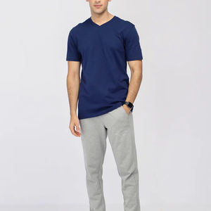 Camiseta de Cuello en V para Hombre, de Alta Calidad, Secado Rápido, 100% Algodón, Logotipo Personalizado, Estilo Urbano, Corte Regular, Transpirable, Venta al Por Mayor OEM - Product Image 5