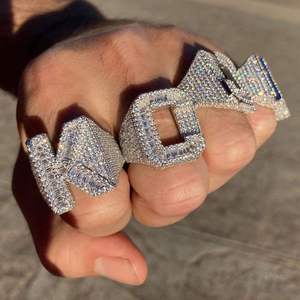 Ensemble de bagues personnalisées de luxe avec lettres, certifiées IGI, plaquées or 14 carats, serties de moissanite, style hip-hop, unisexe - Product Image 1