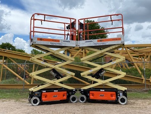 รถยกแบบกรรไกรไฟฟ้า JLG 1930ES ขนาด 19 ฟุต ใช้พลังงานแบตเตอรี่ เหมาะสำหรับงานยกของในคลังสินค้า โรงงาน และงานบำรุงรักษา - Product Image 2