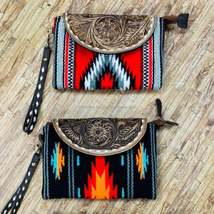 Bolso de mano de cuero con herramientas aztecas hecho a mano, elegante manta de sillín para mujer, carteras de cuero, bolso de mano de cuero con herramientas de alta calidad - Product Image 3