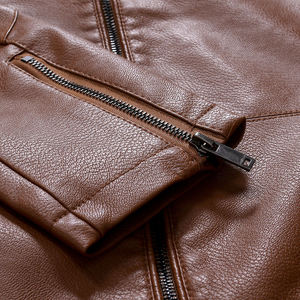 Veste en cuir véritable pour homme, de haute qualité, en cuir de vachette, col montant, avec motif lettres, style motard, pour l'hiver. - Product Image 5