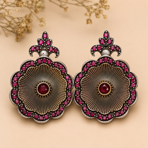 Direct Factory Gold Plated Brass & Zinc Ethnic Trendy <b>Stud</b> <b>Earrings</b> with Shell Flower Design Party Gift for Women Bulk Wholesale - Product Image 1