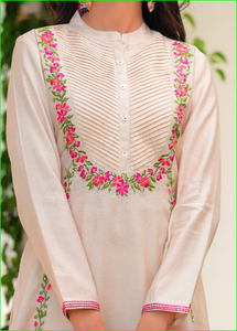 Ensemble de kurta brodé en resham floral ivoire - Product Image 3
